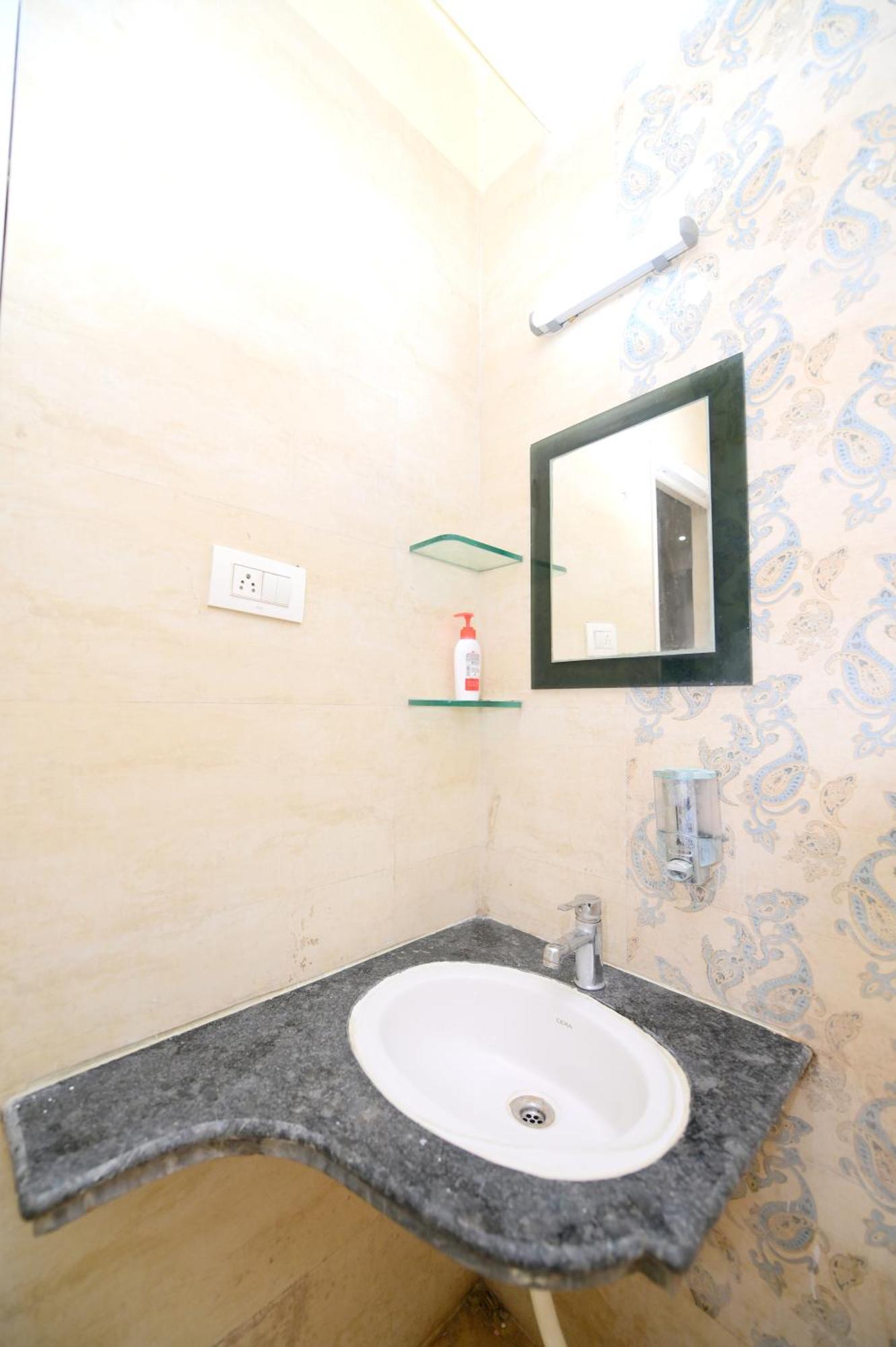 Airport Residency Hotel Ранчи Екстериор снимка