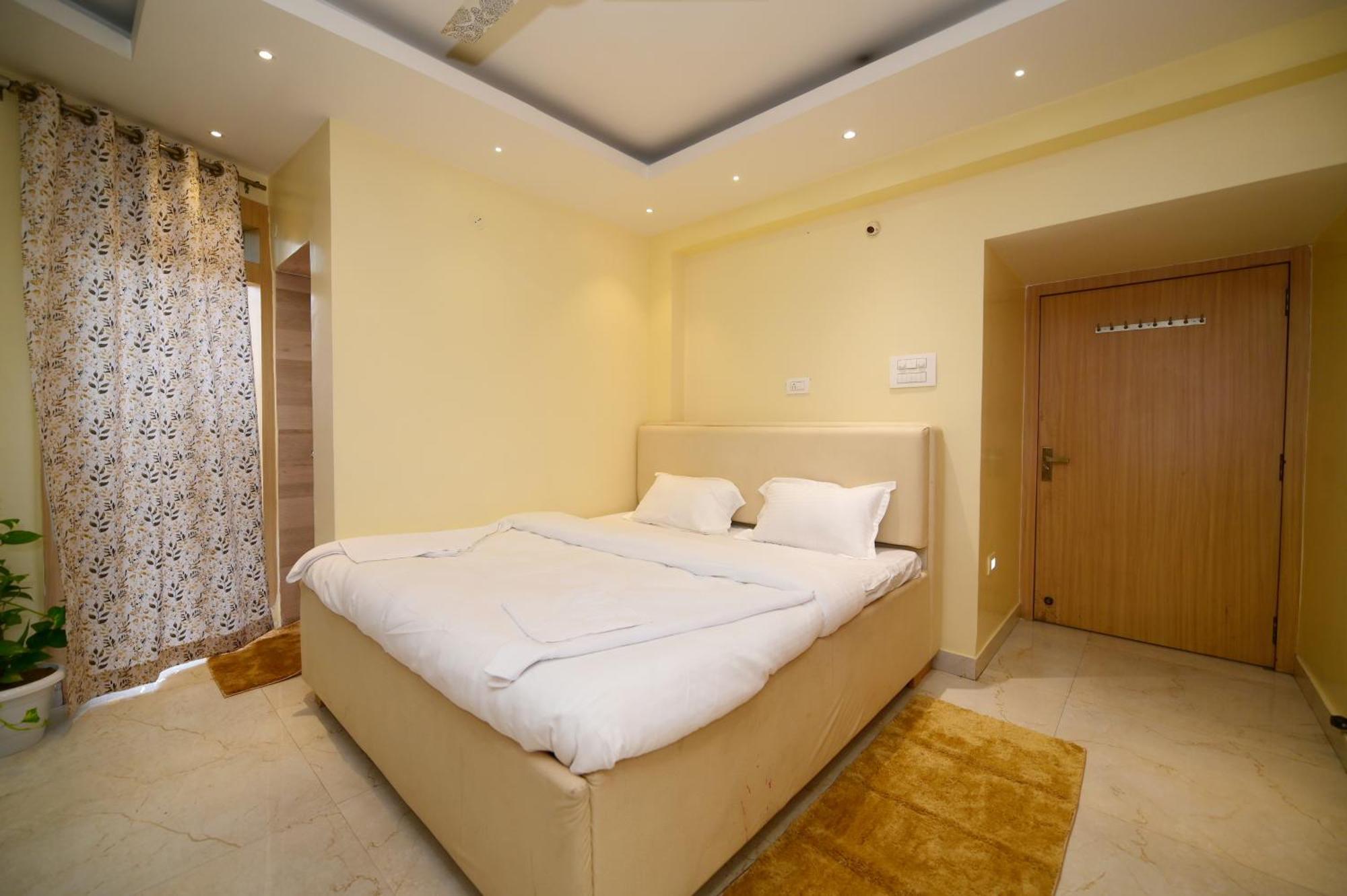 Airport Residency Hotel Ранчи Екстериор снимка